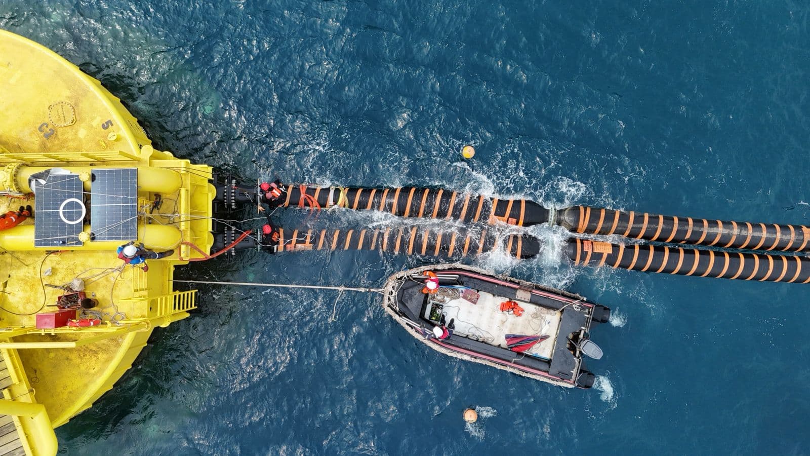 Overhead of a single point mooring during hose replacement